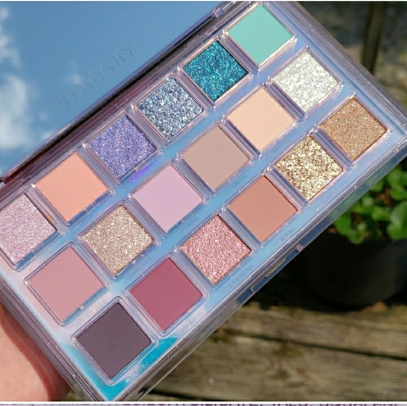Huda Beauty Eyeshadow Palette - Picture 12 of 13